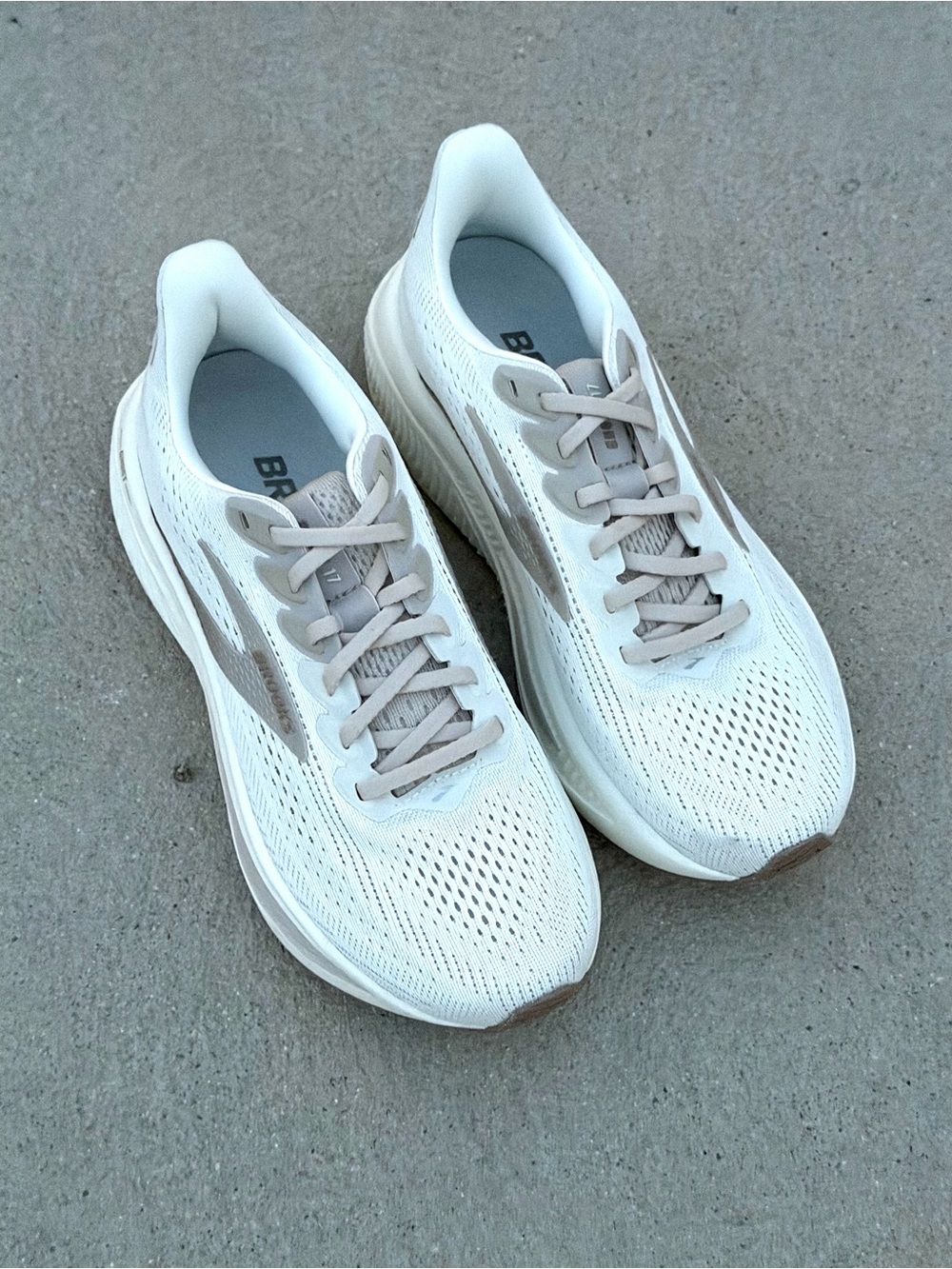 BRAND NEW Brooks Ghost 17 Running Shoes, sz 8